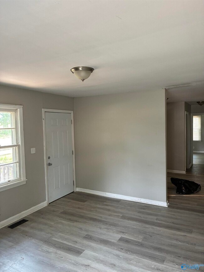 Building Photo - 995 McKee Rd