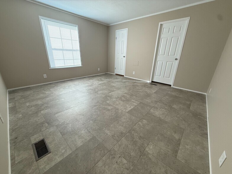 Building Photo - 71601 St David Ct