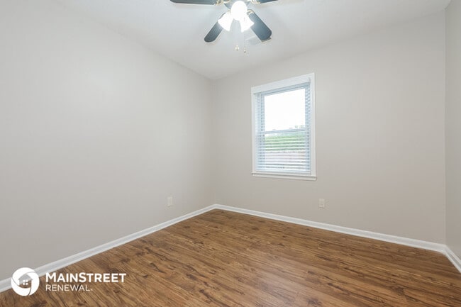 Building Photo - 6810 N Chas Dr