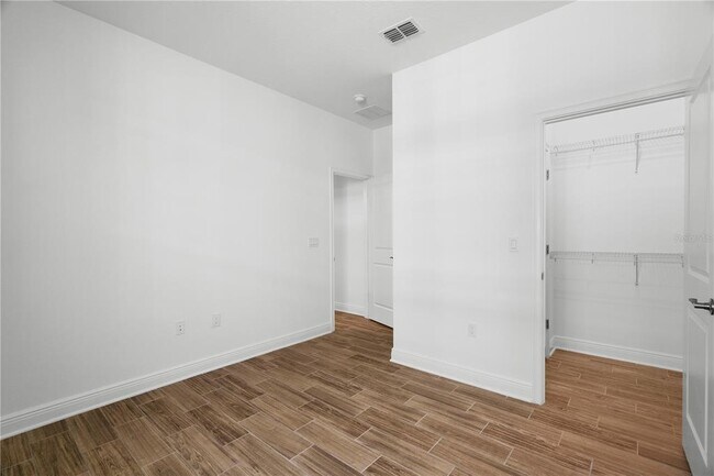 Building Photo - 930 57th Ave N