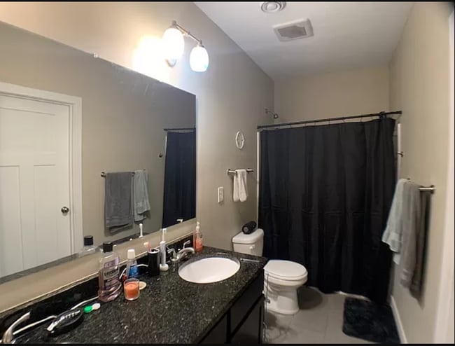 Building Photo - Available Aug 28th 2026 6 bed 3 bath for rent in popular Southeast Minneapolis neighborhood!