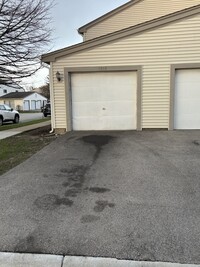 Building Photo - 1707 Queensbury Cir