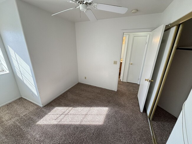 Building Photo - Charming 3Bed/2.5Bath/2Car home located in Summerlin