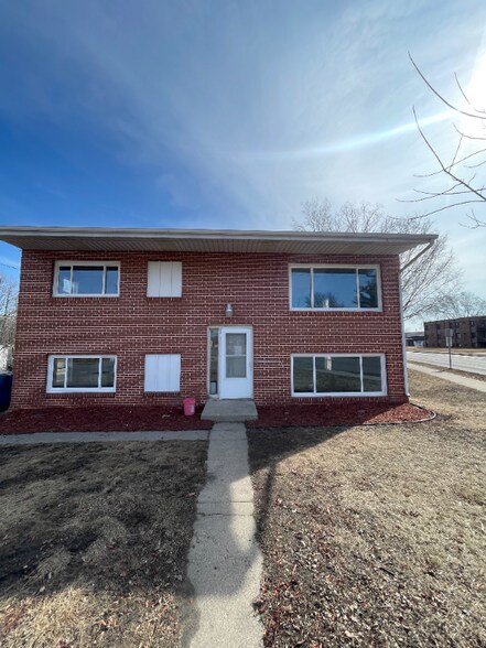 Building Photo - 804 23rd Ave N