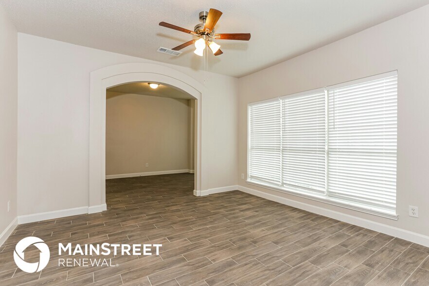 Building Photo - 1954 Pin Oak Ln