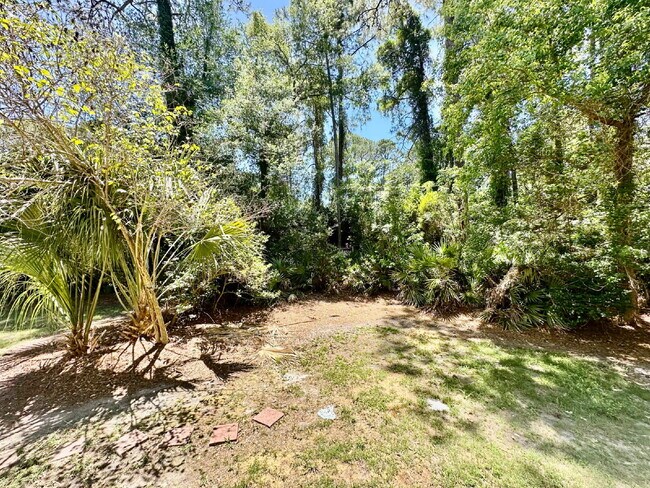 Building Photo - Two Bedroom Renovated South End Condo (Palmetto Bay Villas)!