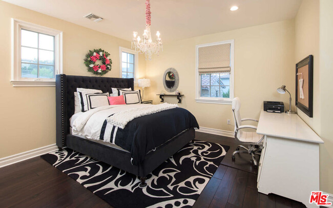 Building Photo - 25531 Prado De Oro
