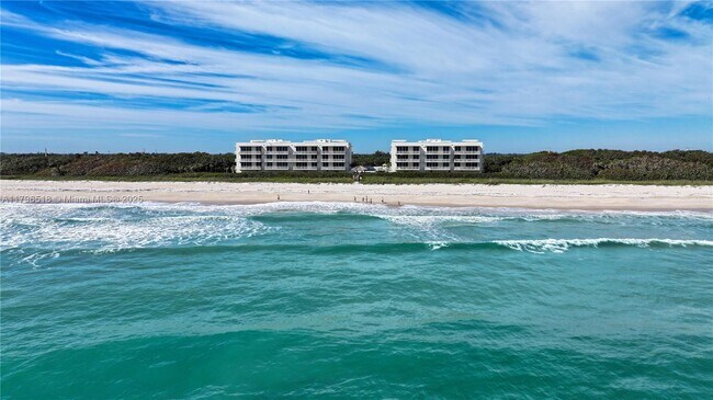 Building Photo - 4810 N Hwy A1A