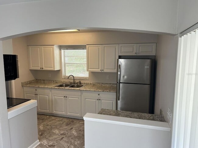 Building Photo - 1241 Pilgrim Rd