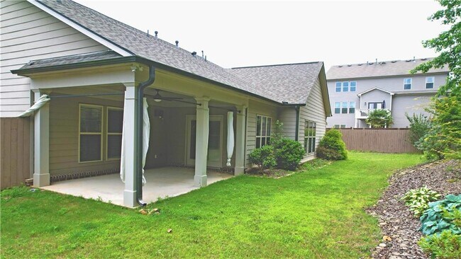 Building Photo - 3731 Ivy Lawn Dr NE