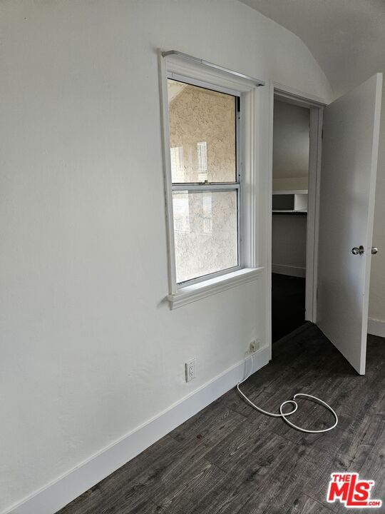 Building Photo - 2226 Zoe Ave