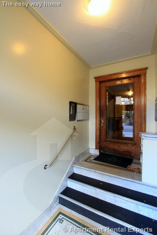 Building Photo - 14 Centre St