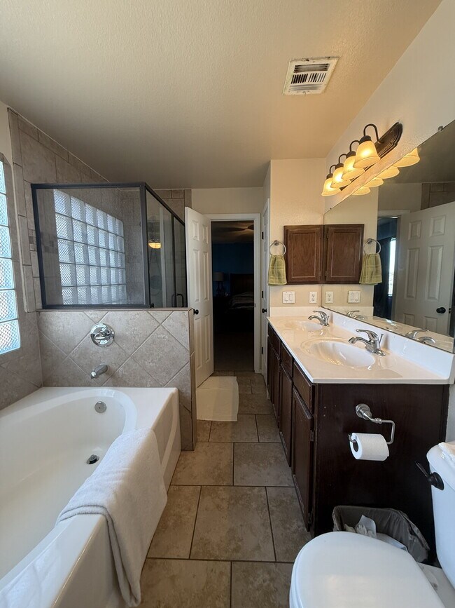 Building Photo - 12869 Little Misty Ln