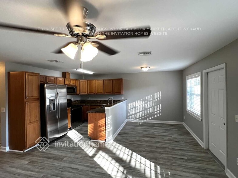 Building Photo - 172 Carol Susan Ln