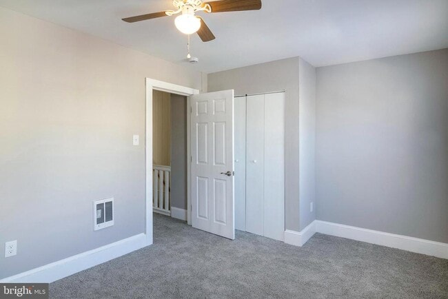 Building Photo - 614 Hunter St