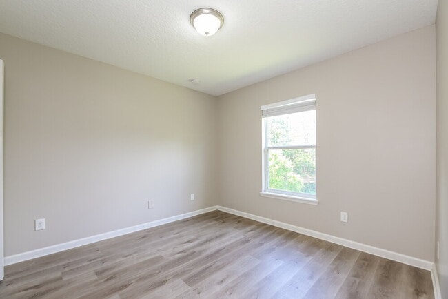 Building Photo - 86041 Caesars Ave
