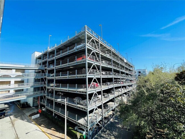 Building Photo - 206 E South St