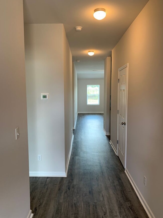 Building Photo - GET IT NOW!   New Three Bedroom | Two Bath Home in Cherokee Bend