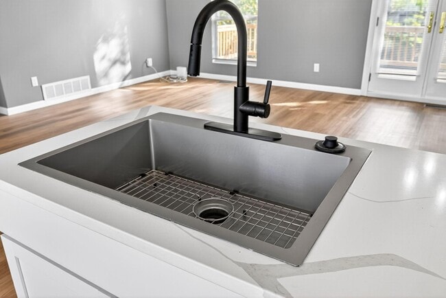 Building Photo - 5289 Frisco Dr