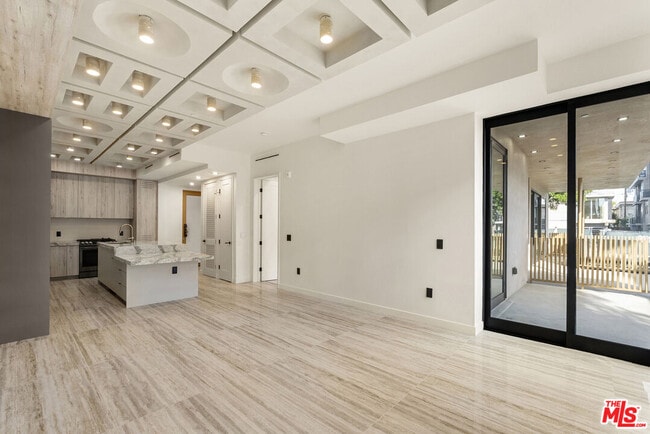 Building Photo - 1021 N Ogden Dr