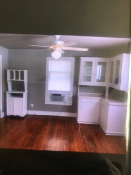 Building Photo - 205 W Evans St