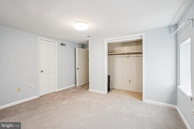 Building Photo - 2799 Beechbank Rd