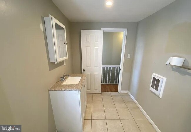 Building Photo - 3912 Haverford Ave