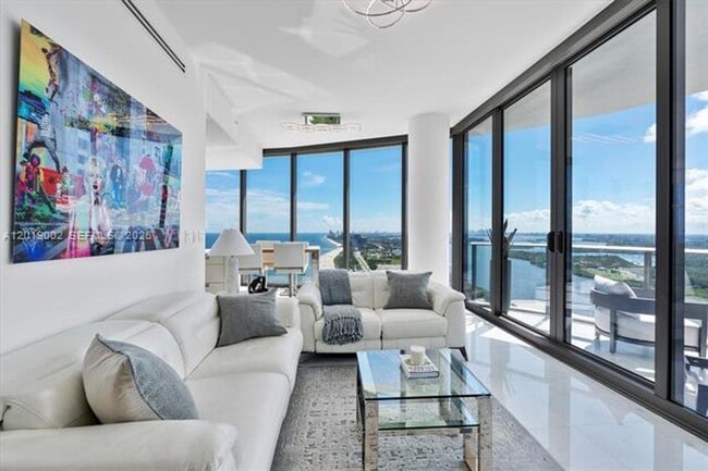 Building Photo - 15701 Collins Ave