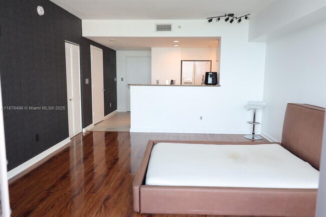Building Photo - 325 S Biscayne Blvd