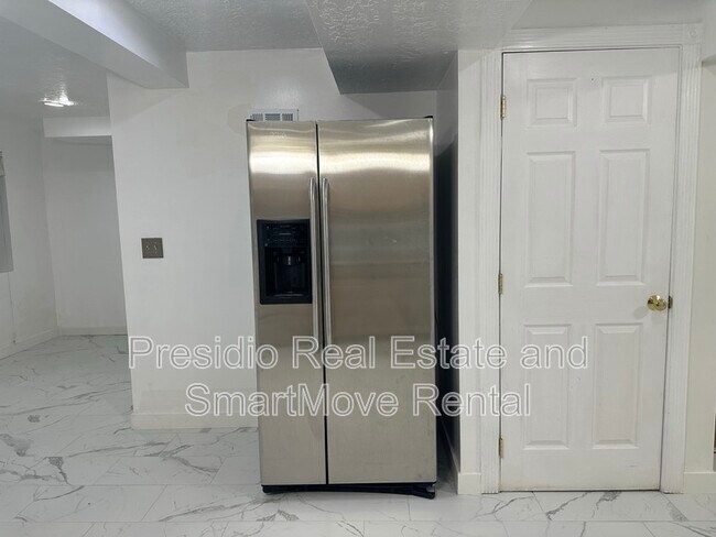 Building Photo - 3408 S Huntington Dr