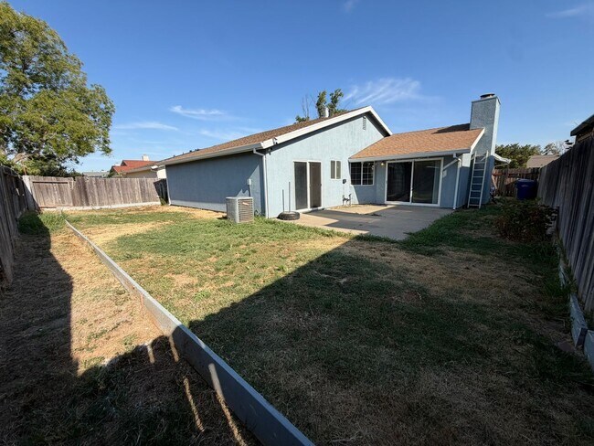 Building Photo - 8267 Moorhaven Way