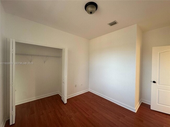 Building Photo - 2755 SE 16th Ave