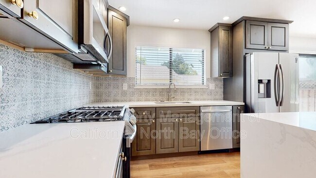 Building Photo - 811 Swift Ct