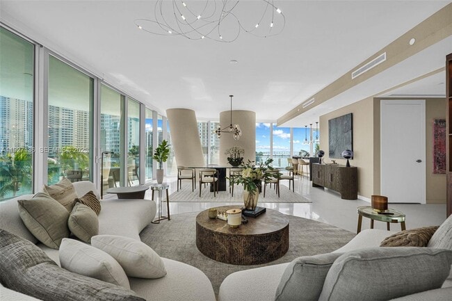 Building Photo - 300 Biscayne Blvd Way