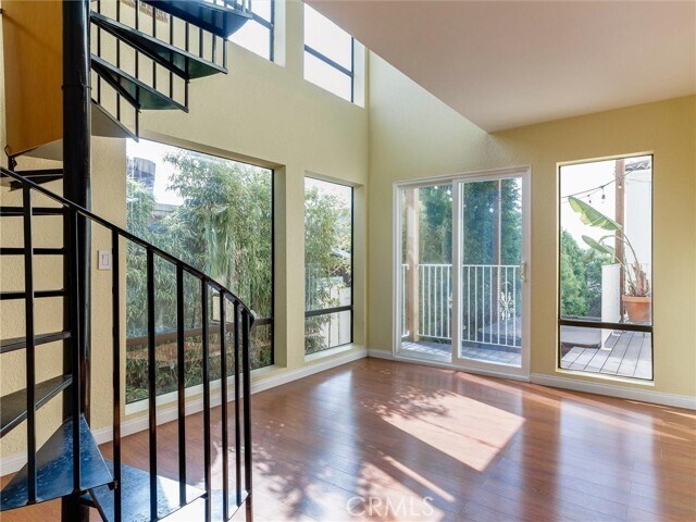 Building Photo - 834 15th St