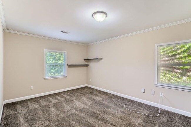 Building Photo - 3128 Beech Dr