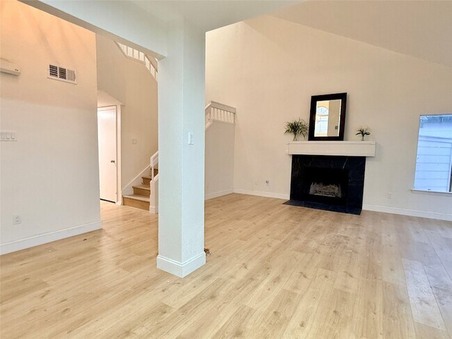 Building Photo - 4243 Timberglen Rd