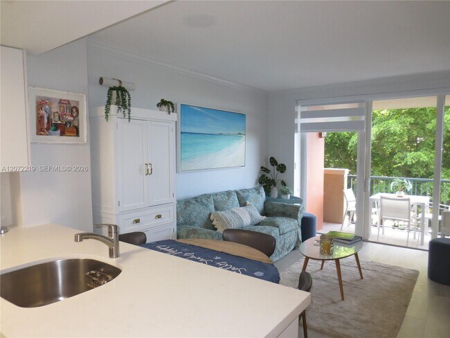 Building Photo - 2951 S Bayshore Dr