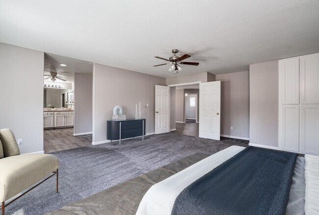 Building Photo - Perfect 6/3 Clovis Home for Large Family!