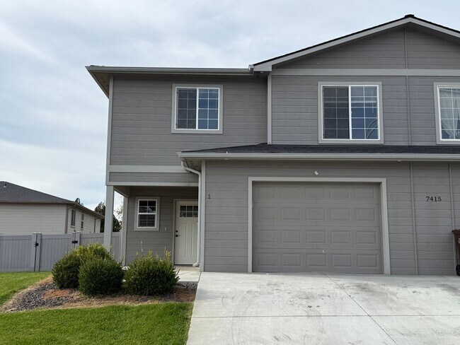 Building Photo - 7415 Saddlebrook Lp