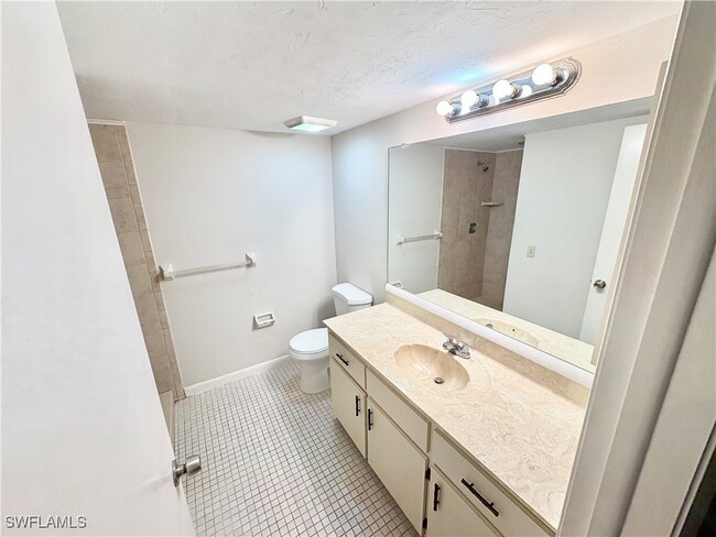 Building Photo - 28100 Pine Haven Way
