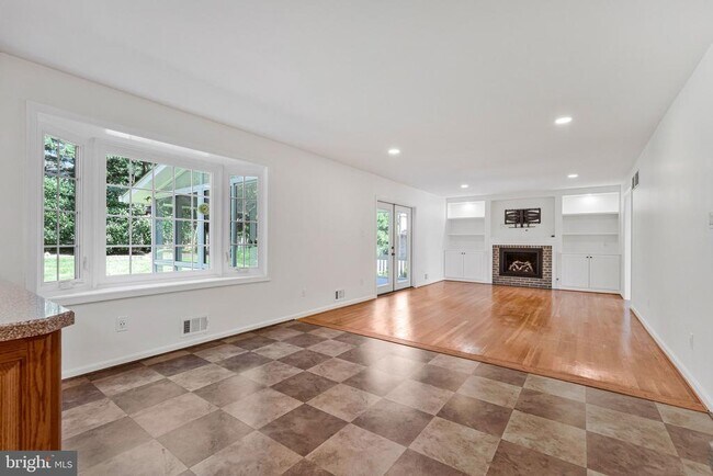 Building Photo - 7730 Falstaff Rd