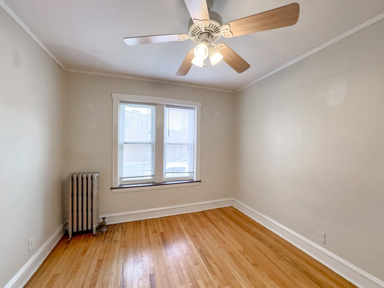 Building Photo - 4608 N Kildare Ave