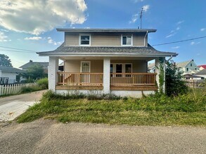 Building Photo - 3051 Engle Pl SW