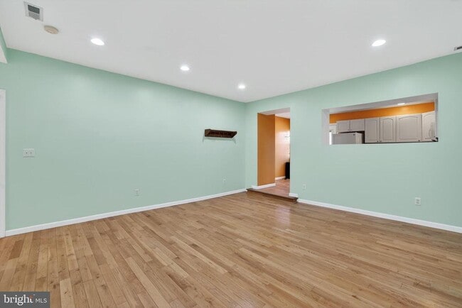 Building Photo - 1227 Meigs Pl NE