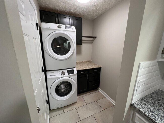 Building Photo - 6590 A C Smith Rd