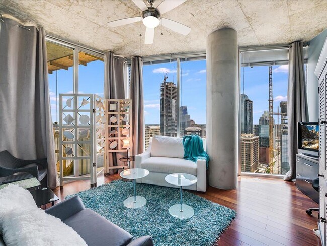 Building Photo - 360 Nueces St