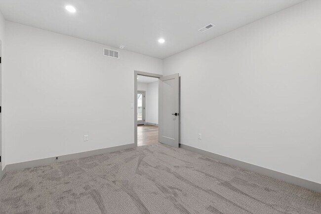 Building Photo - Charming 3BR/ 2Bath (Basement Apartment) in Lehi