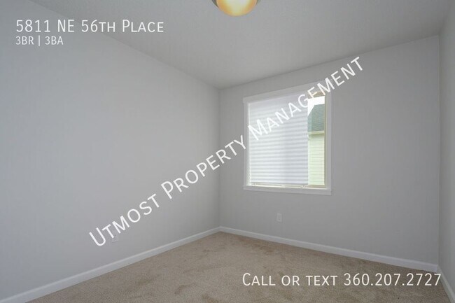 Building Photo - 5811 NE 56th Pl