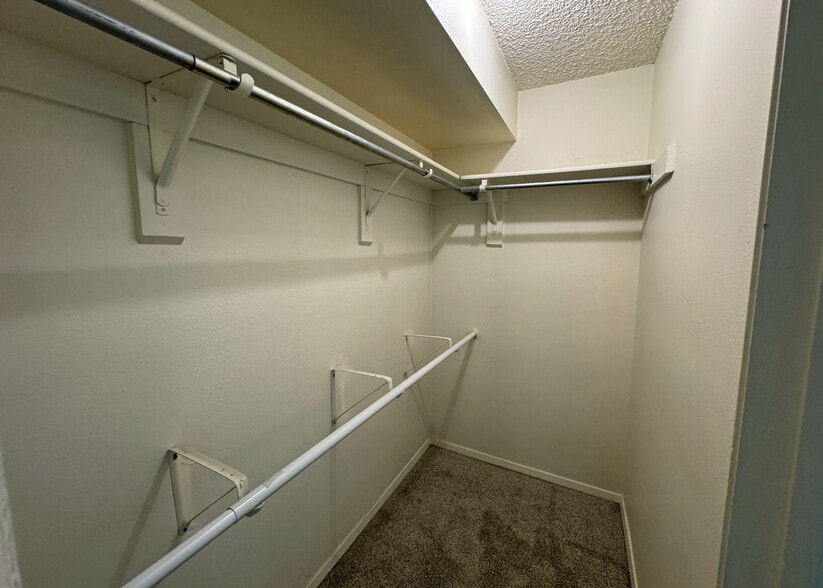 Building Photo - 1118 Darby St